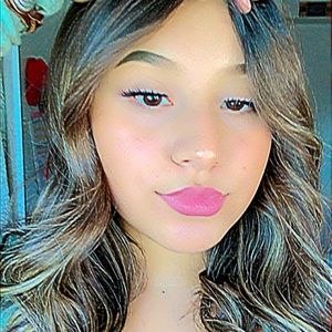 Meet your Posher, Yvette